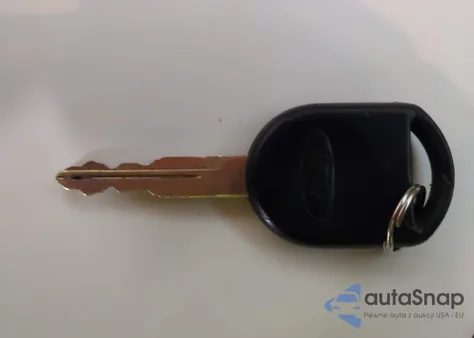 2005 Ford Escape Limited from USA, damaged, VIN 1FMCU94105KA57119